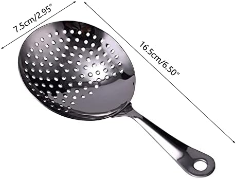 Fast-acting cocktail ice cube strainer