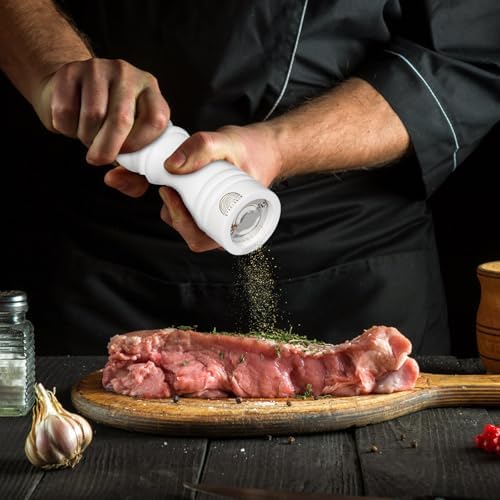 Adjustable Wooden Salt and Pepper Mills for the Home