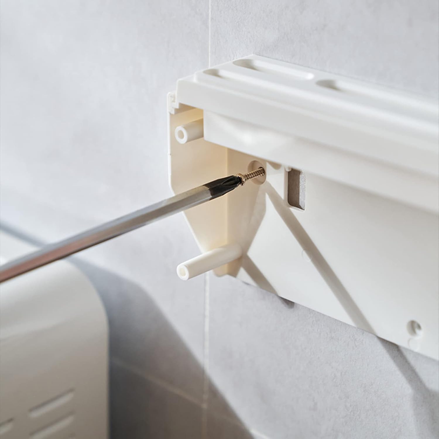 Space-Saving Wall-Mounted Knife Holder 4 Slot
