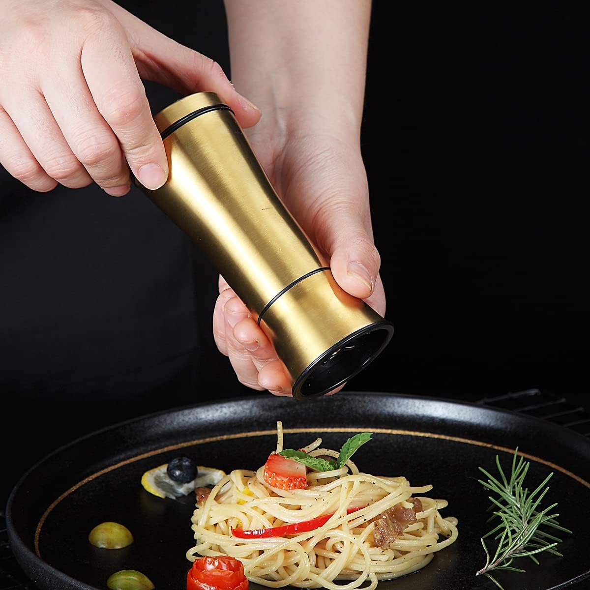Kyraton Gold Salt Pepper Shakers Set