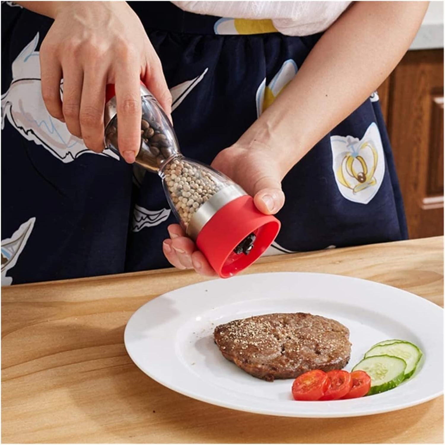 Sturdy Black Pepper Mill with Dual Salt Pepper Functionality