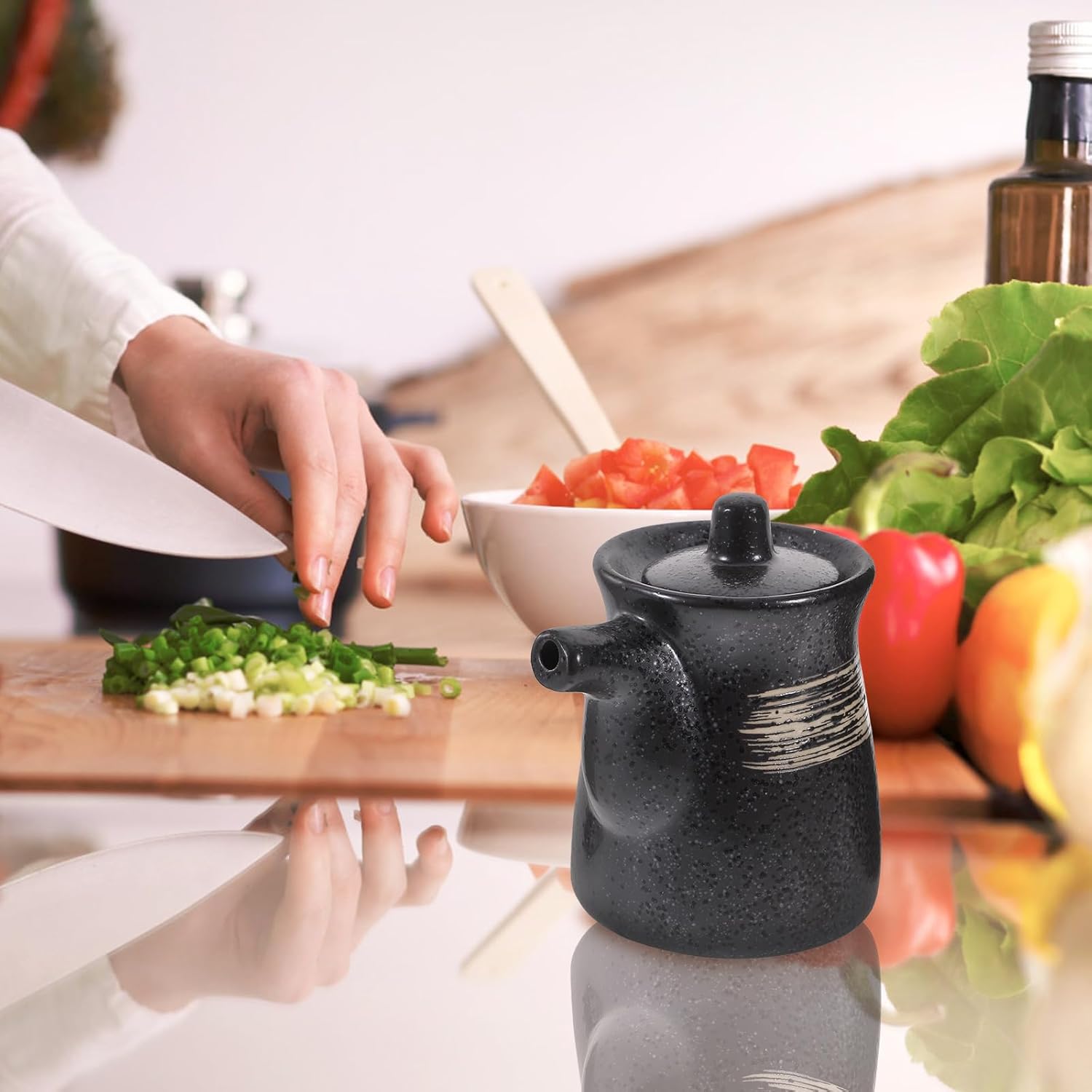 2PCS Soy Sauce Dispenser Ceramic Oil Dispensers with Lid 160ml Japanese Style