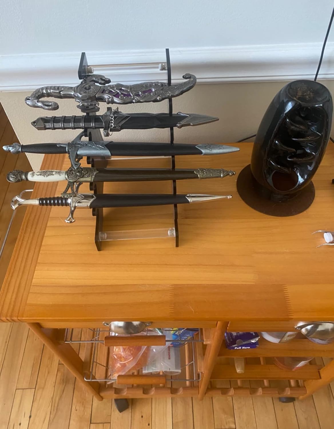 HHUXIUE Acrylic Knife Display Case