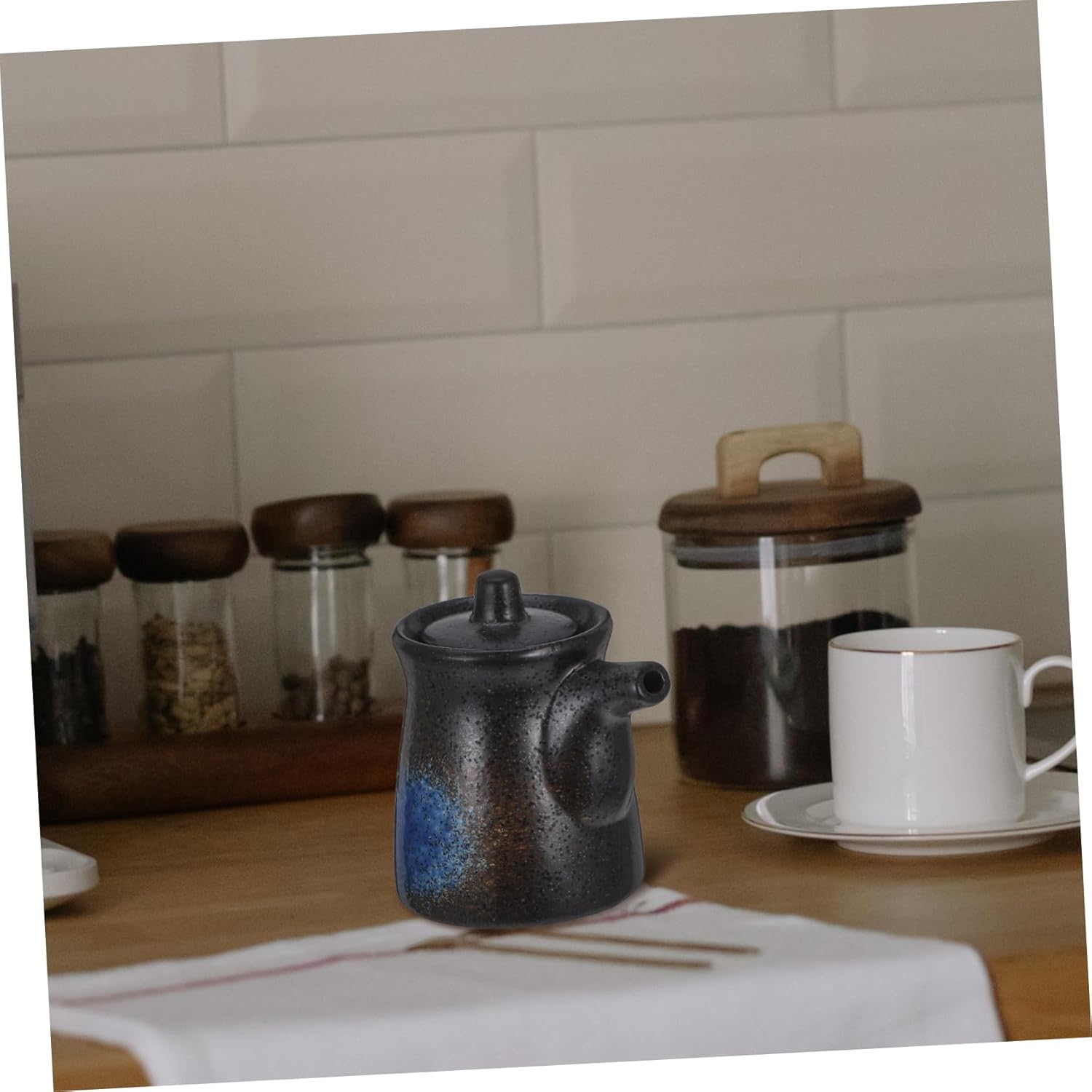 Sleek Design Keeps Spices Fresh Aesthetic for Your Kitchen