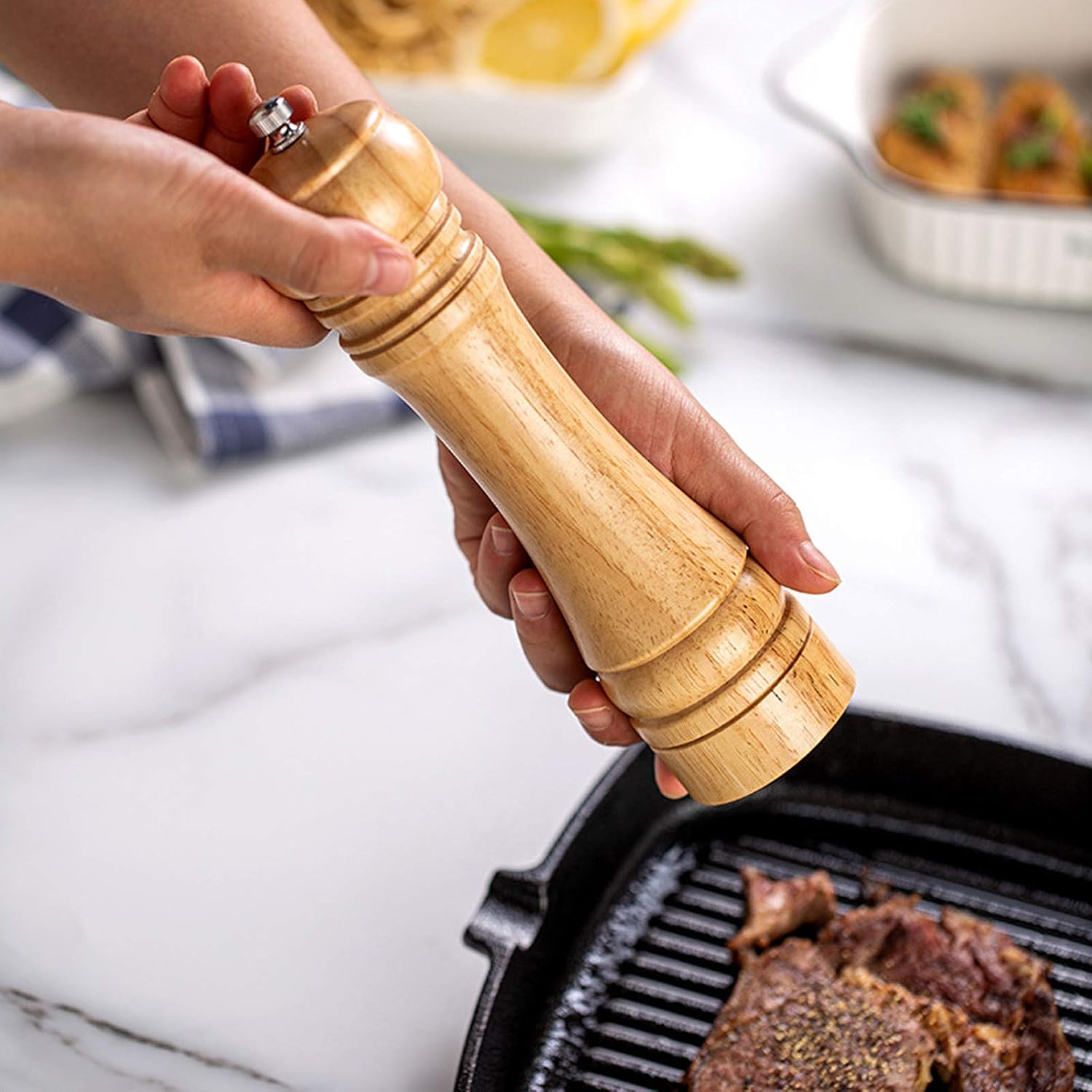 Adjustable Wood Pepper Grinder with 8-inch Blade